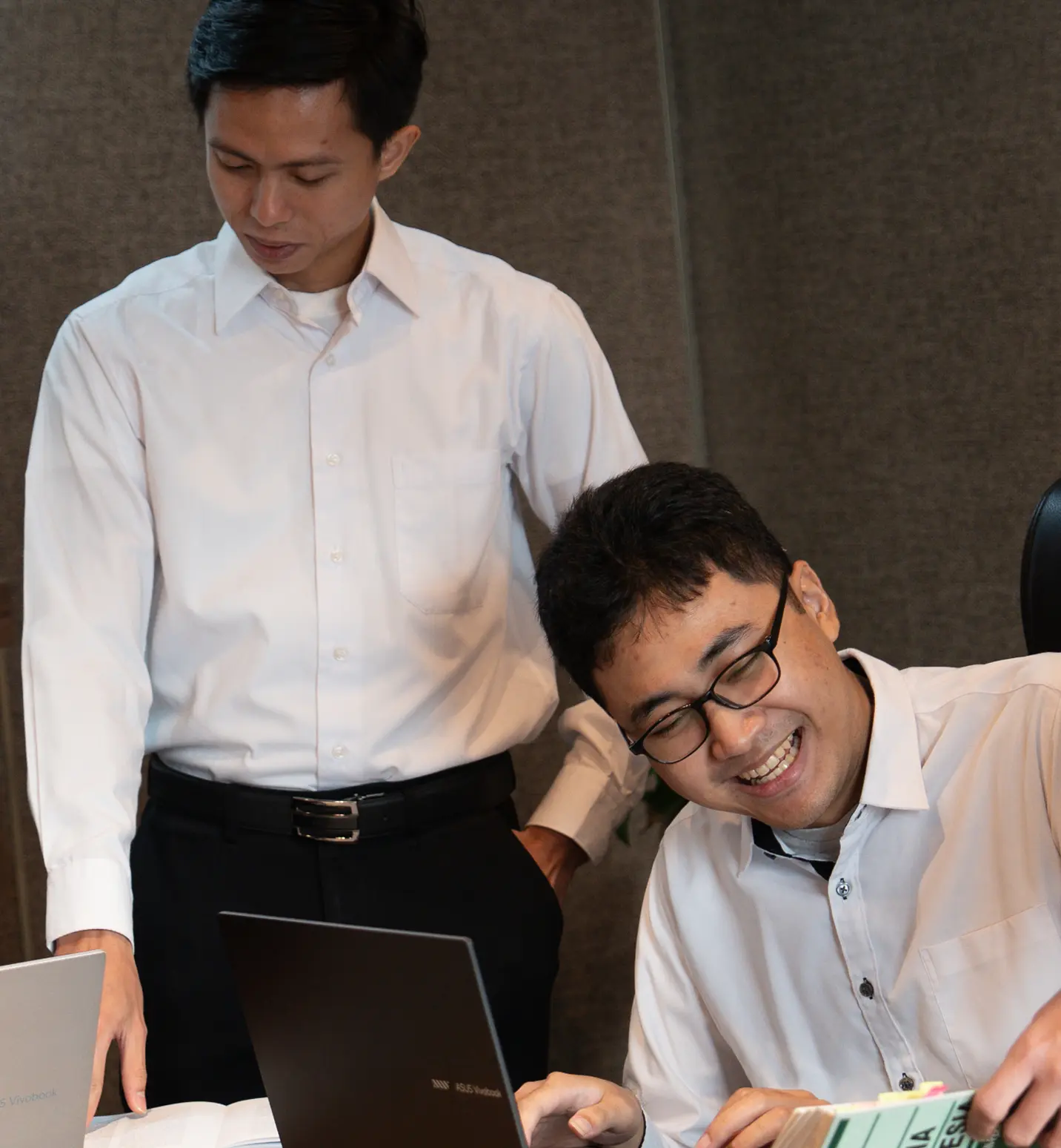 Staff Hover on Middle